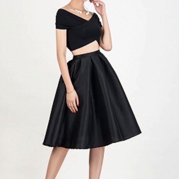 Choies Dresses & Skirts - NWT WOMENS SZ S WAIST HIGH MED LENGTH Choies Skirt